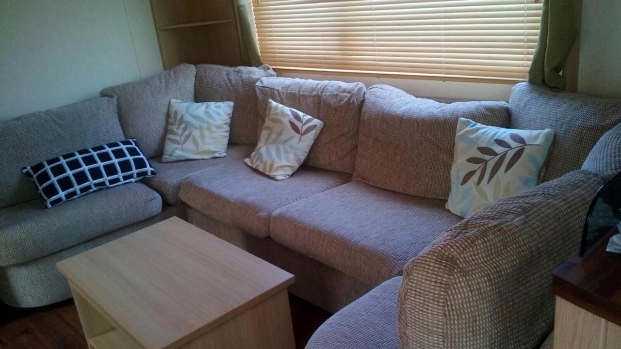 3 Bedroom 2 Bathroom Prestige Caravan Presthaven Sands Talacre 외부 사진