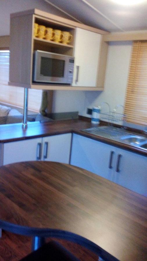 3 Bedroom 2 Bathroom Prestige Caravan Presthaven Sands Talacre 외부 사진